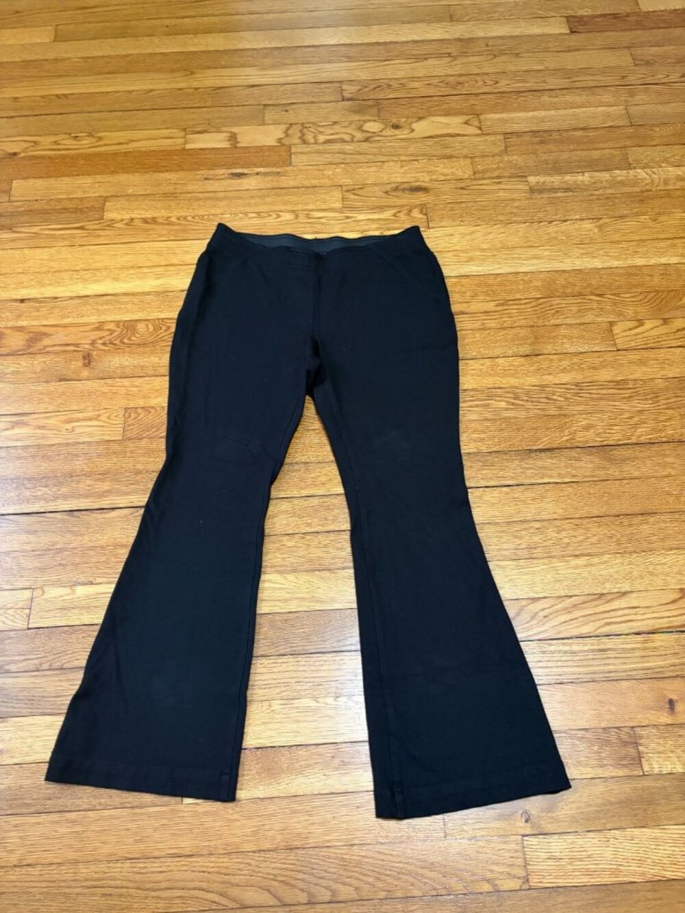 Chico's Womens Dress Pants Size 0 SHORT (US 4p) Black Stretch Bootcut Trousers